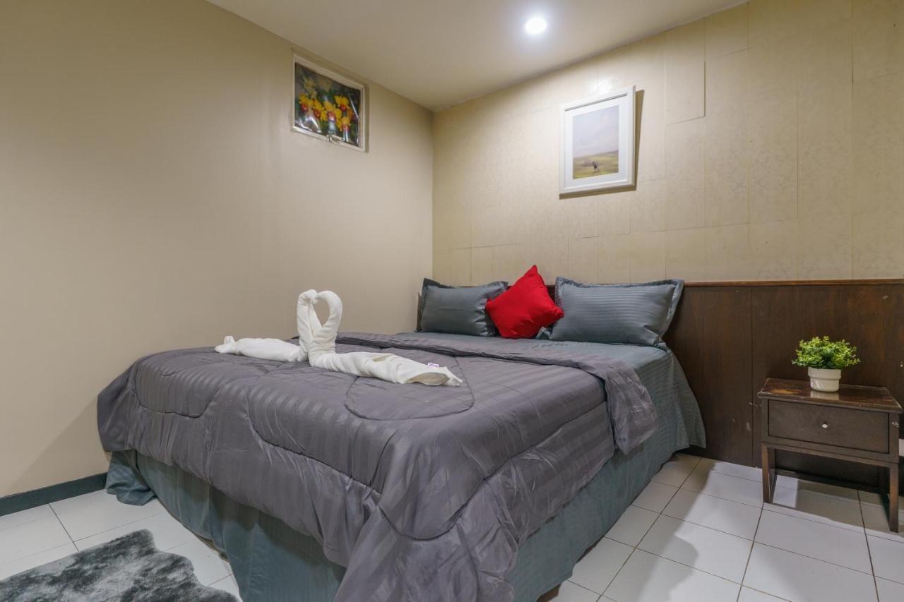 Cheqinn Bed Sukhumvit 4 Nana Plaza Bangkok Ngoại thất bức ảnh