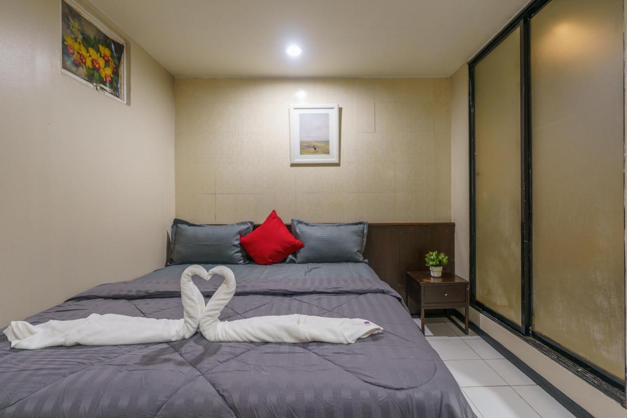Cheqinn Bed Sukhumvit 4 Nana Plaza Bangkok Ngoại thất bức ảnh