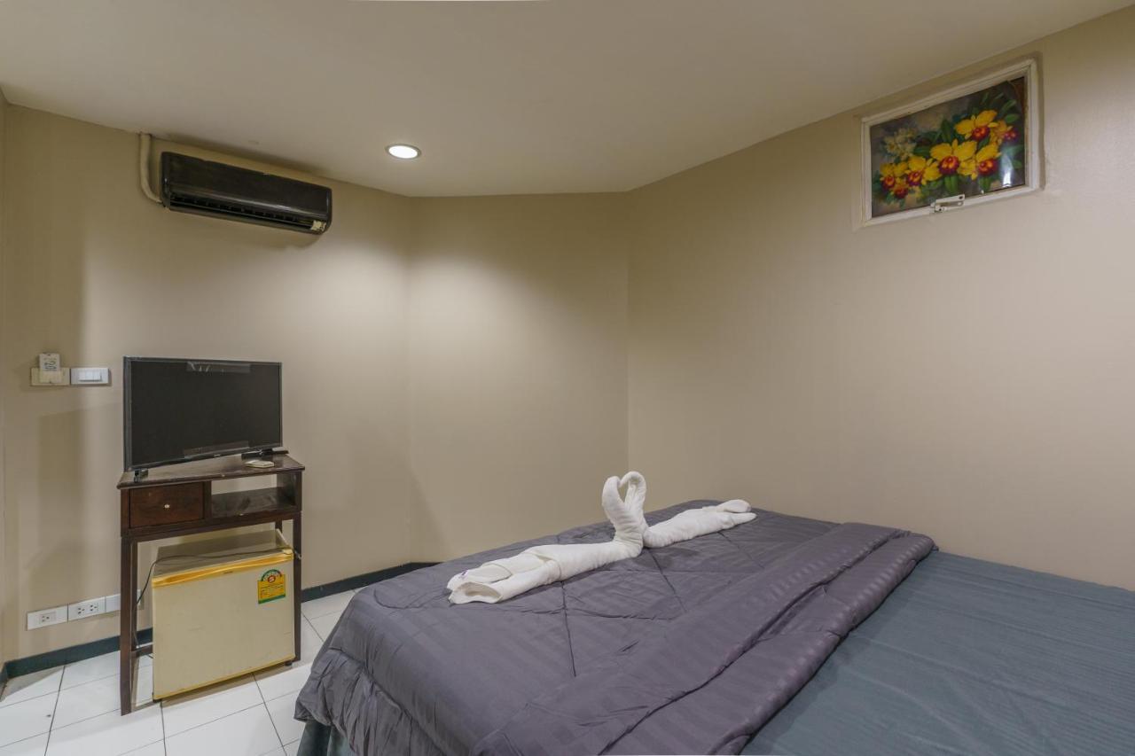 Cheqinn Bed Sukhumvit 4 Nana Plaza Bangkok Ngoại thất bức ảnh