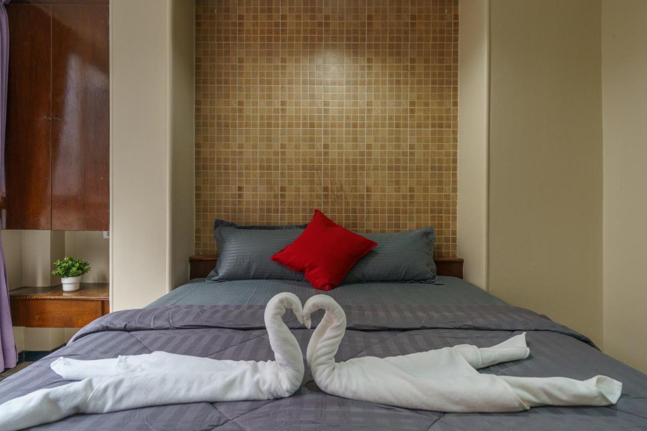 Cheqinn Bed Sukhumvit 4 Nana Plaza Bangkok Ngoại thất bức ảnh