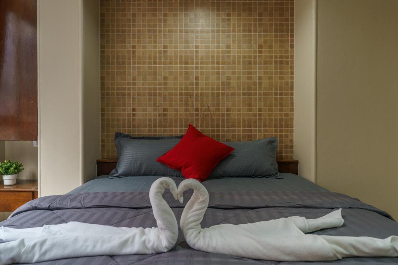 Cheqinn Bed Sukhumvit 4 Nana Plaza Bangkok Ngoại thất bức ảnh