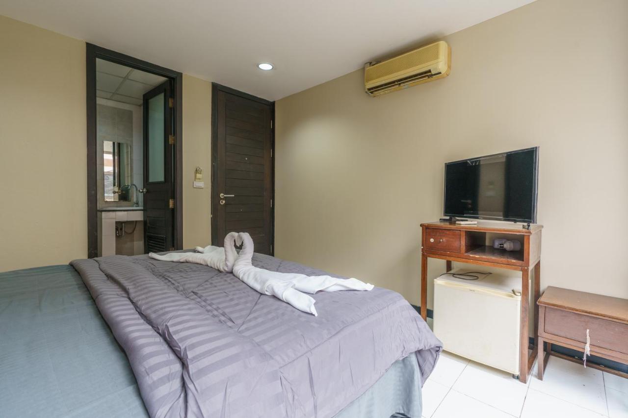 Cheqinn Bed Sukhumvit 4 Nana Plaza Bangkok Ngoại thất bức ảnh