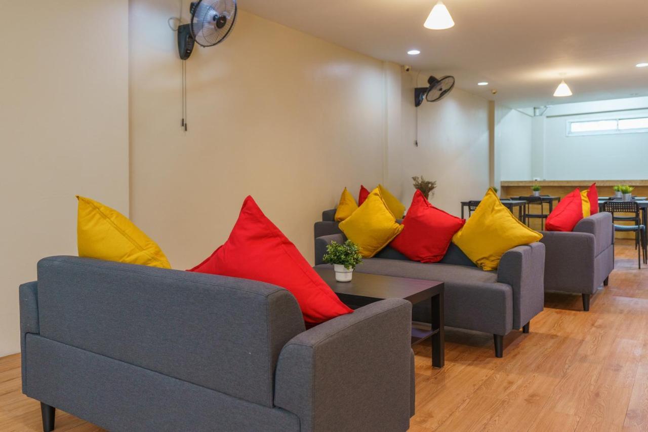 Cheqinn Bed Sukhumvit 4 Nana Plaza Bangkok Ngoại thất bức ảnh
