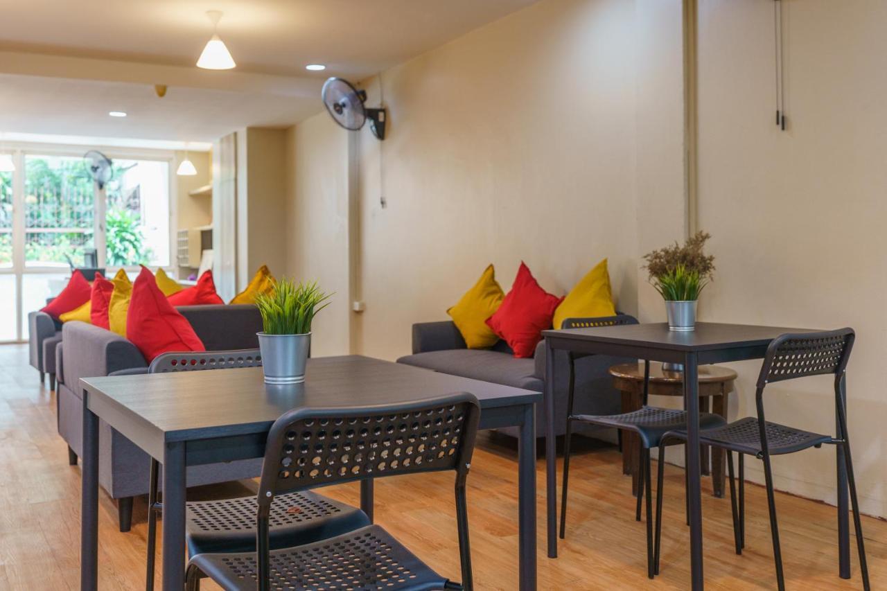 Cheqinn Bed Sukhumvit 4 Nana Plaza Bangkok Ngoại thất bức ảnh