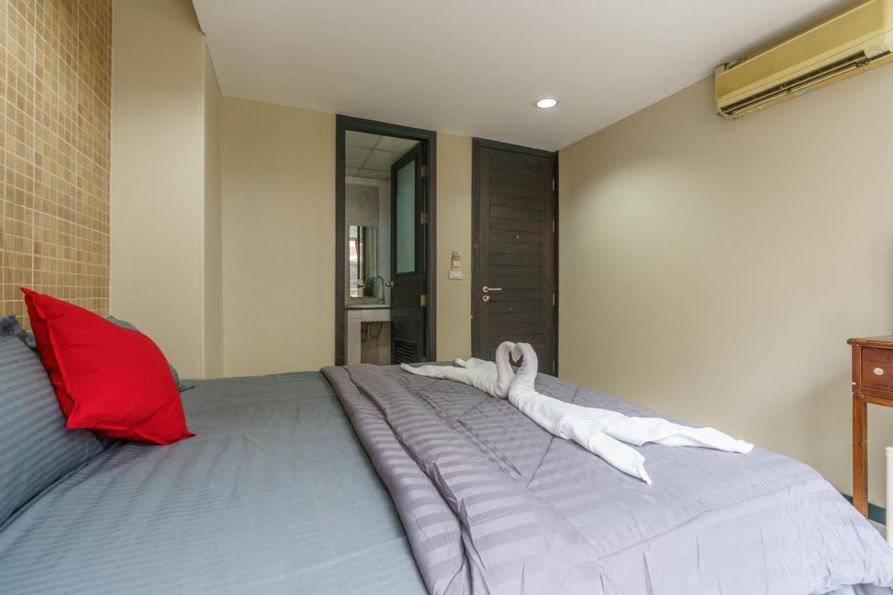 Cheqinn Bed Sukhumvit 4 Nana Plaza Bangkok Ngoại thất bức ảnh