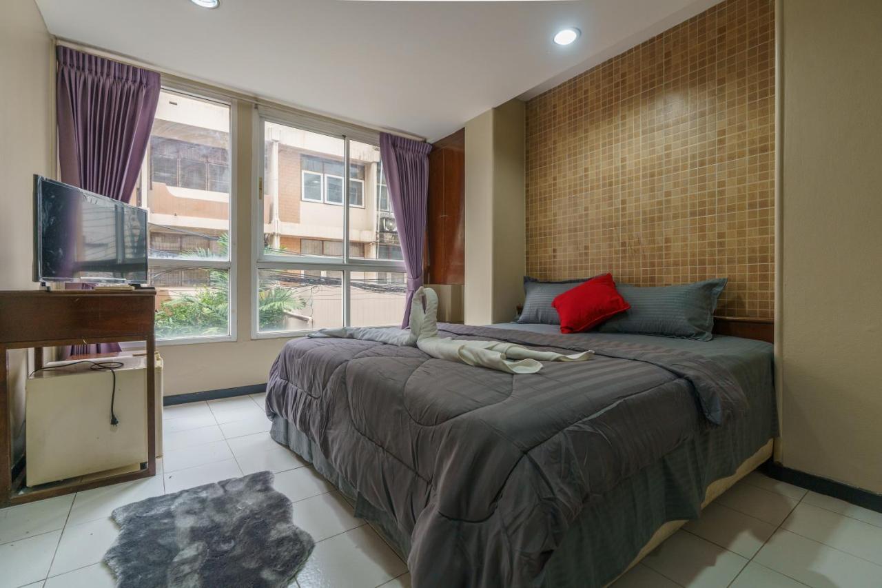 Cheqinn Bed Sukhumvit 4 Nana Plaza Bangkok Ngoại thất bức ảnh
