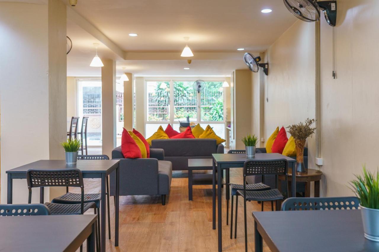 Cheqinn Bed Sukhumvit 4 Nana Plaza Bangkok Ngoại thất bức ảnh